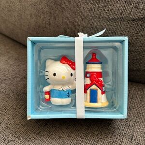 Hello Kitty salt and pepper shakers